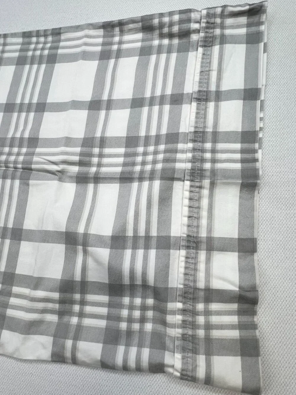 Threshold Gray White Plaid 100% Cotton Pillowcase 19in x 40in Bedding Set of 2